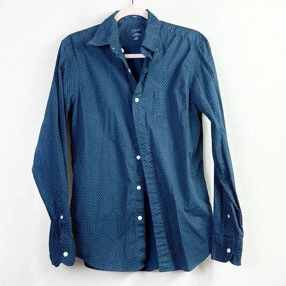 J. Crew Slim Flex Washed Long Sleeve Collared button down Shirt in navy blue